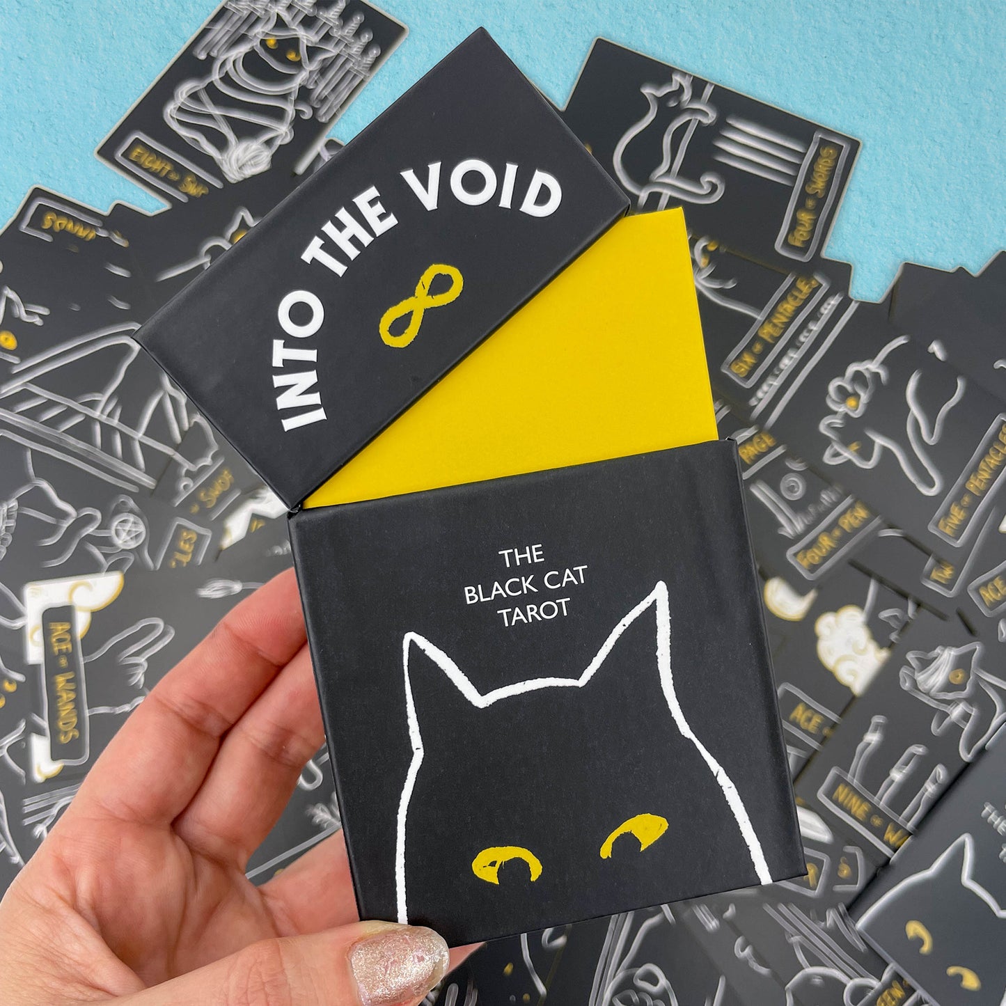 Into the void - The black cat tarot deck - Cat Magic Collective